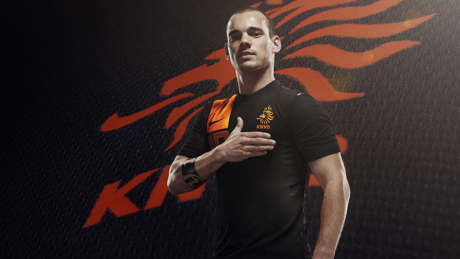 夜间荧光跑慈善赛 发光装备点亮城市夜空